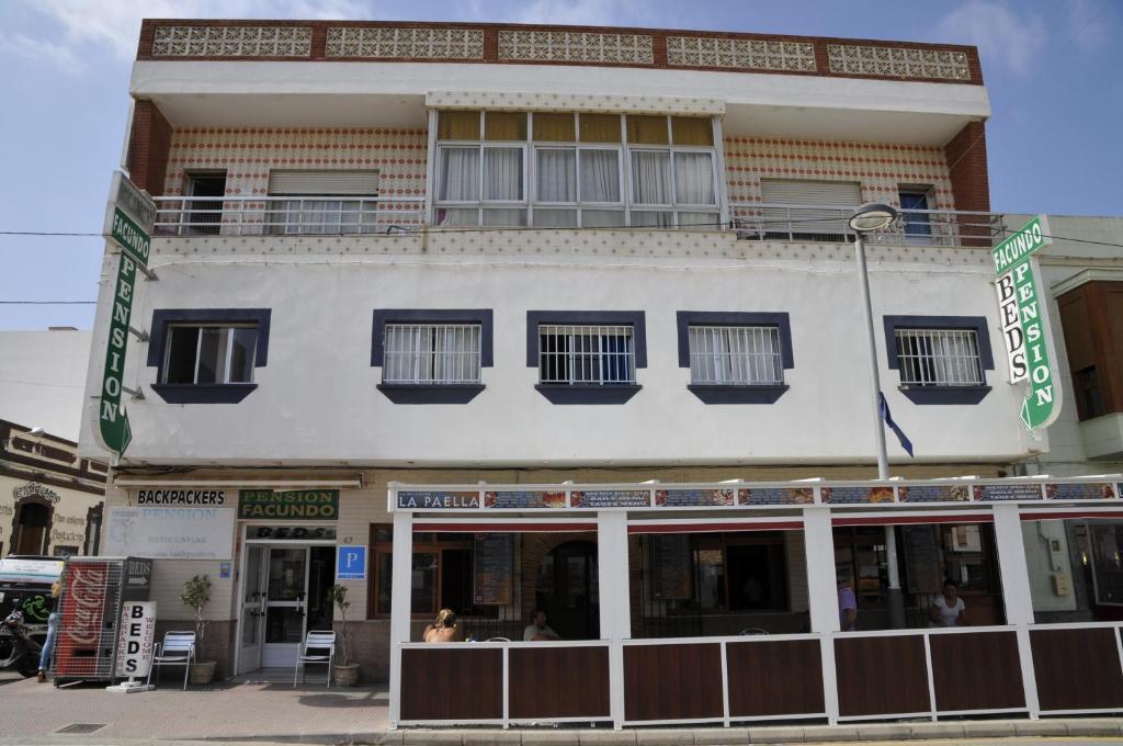 Backpackers Pension Facundo Tarifa Exterior foto